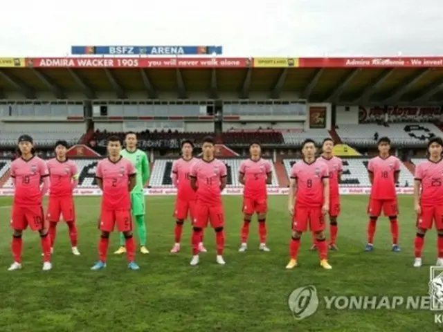 昨年１１月、オーストリアでの国際親善試合でカタールと対戦した韓国代表（大韓サッカー協会提供）＝（聯合ニュース）≪転載・転用禁止≫