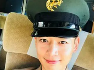ミンホ（SHINee）、訓練をしたくて除隊を延期、行進30分で後悔と「屋根部屋の問題児たち」で明かす