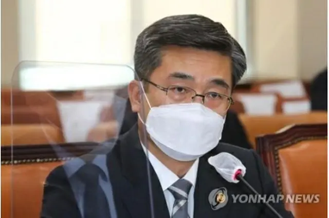 国会国防委員会の全体会議に出席した徐長官＝２３日、ソウル（聯合ニュース）