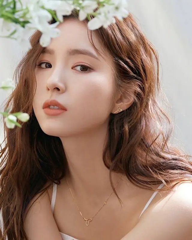 女優シン・セギョン、春を呼ぶ華やかなビジュアル（画像提供:wowkorea）