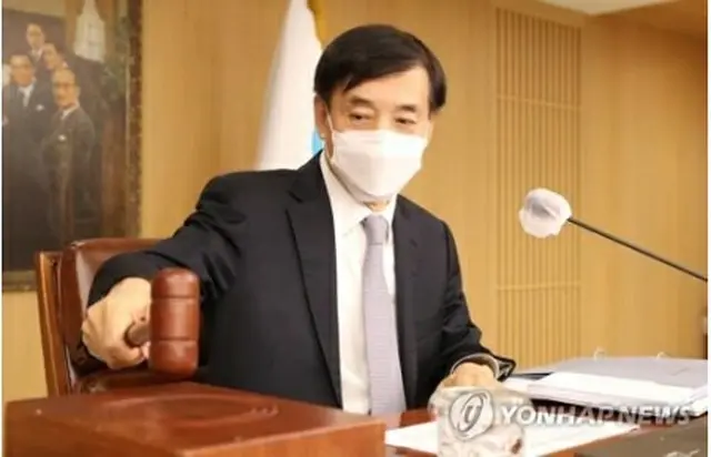 金融通貨委員会を主宰する李柱烈（イ・ジュヨル）韓国銀行総裁（資料写真、韓銀提供）＝（聯合ニュース）≪転載・転用禁止≫