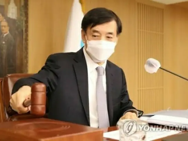 金融通貨委員会を主宰する李柱烈（イ・ジュヨル）韓国銀行総裁（資料写真、韓銀提供）＝（聯合ニュース）≪転載・転用禁止≫