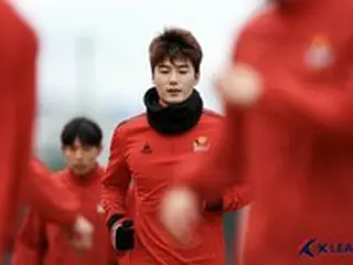 “疑惑否定”キ・ソンヨン、練習に集中…FCソウル選手団と一緒に全州へ