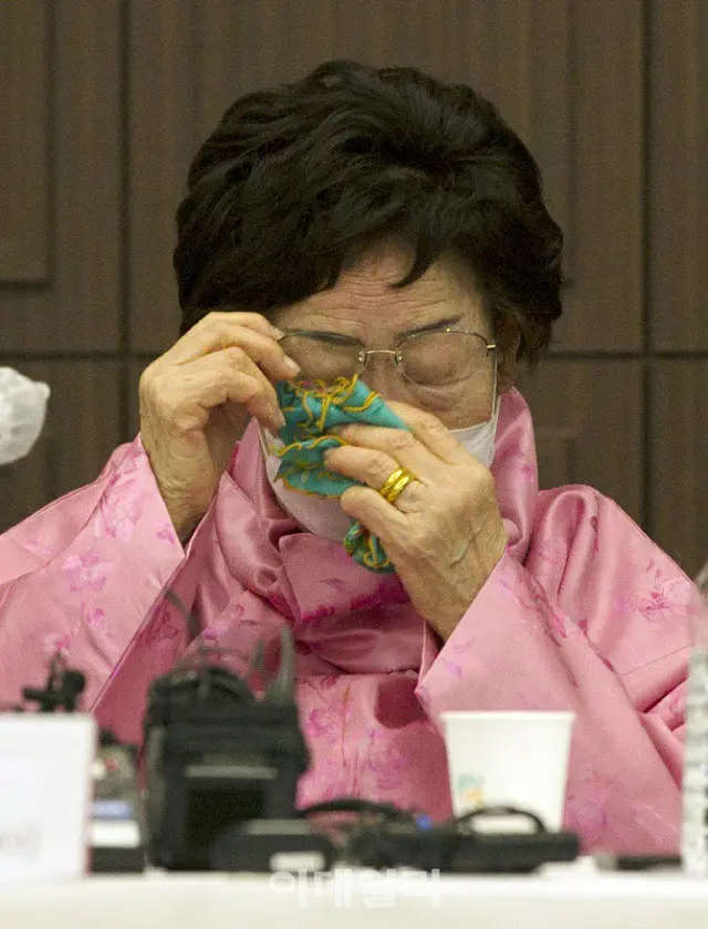 去る16日、韓国ソウルで開かれた記者会見に臨んだ元慰安婦の李容洙氏（画像提供:wowkorea）