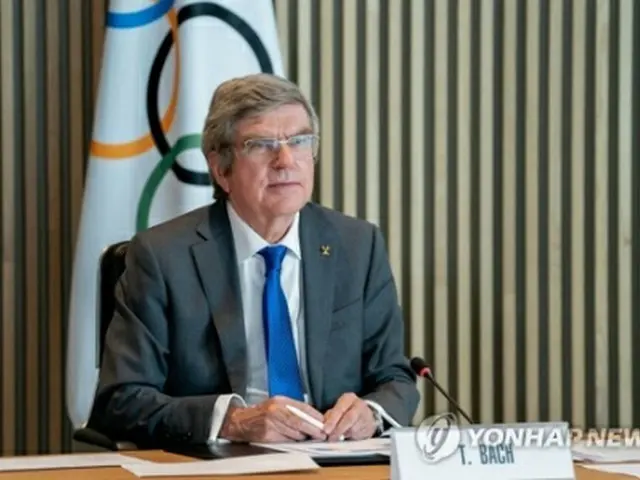 理事会の結果を説明するIOCのバッハ会長＝（AFP＝聯合ニュース）