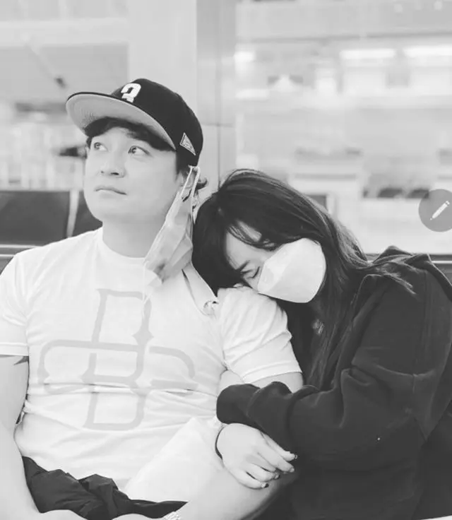 チュ・シンスの妻、韓国へ向かう夫を見送り「行って頑張ってきて」（画像提供:wowkorea）