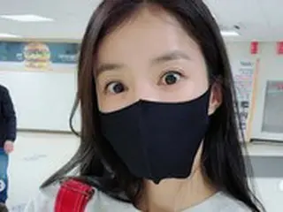 女優イ・シヨン、オーバーオールもよく似合う…「かわいさの制限超えた」