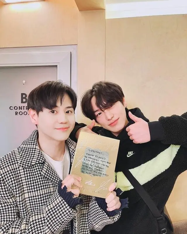 ヤン・ヨソプ（Highlight）＆ホチャン（VICTON）、爽やかな”先輩X後輩ショット”を公開（画像提供:wowkorea）