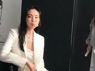 女優チェ・ジウ、出産後も美しい47歳のビジュアル…完璧な美貌の近況を公開