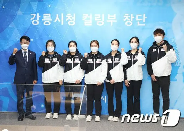 メガネ先輩ら“チームキム”韓国女子カーリング、2022北京冬季五輪に向けて江陵市庁で再出発（画像提供:wowkorea）