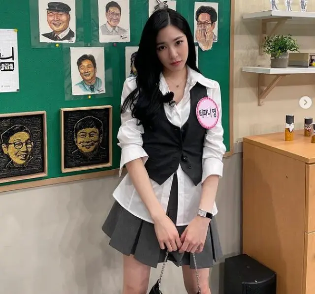 ティファニー（少女時代）、美脚健在のキラリと光る制服ショット…「知ってるお兄さん」出演へ（画像提供:wowkorea）