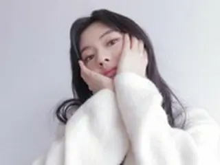 女優イ・ソンビン、手よりも小さい顔の美しいビジュアルを公開