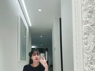 女優オ・ヨンソ、綺麗さっぱりとしたホワイトトーンのインテリアの自宅を公開