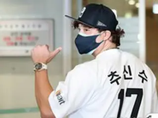 チュ・シンス、隔離中に2キロ減量「韓国野球について勉強中」
