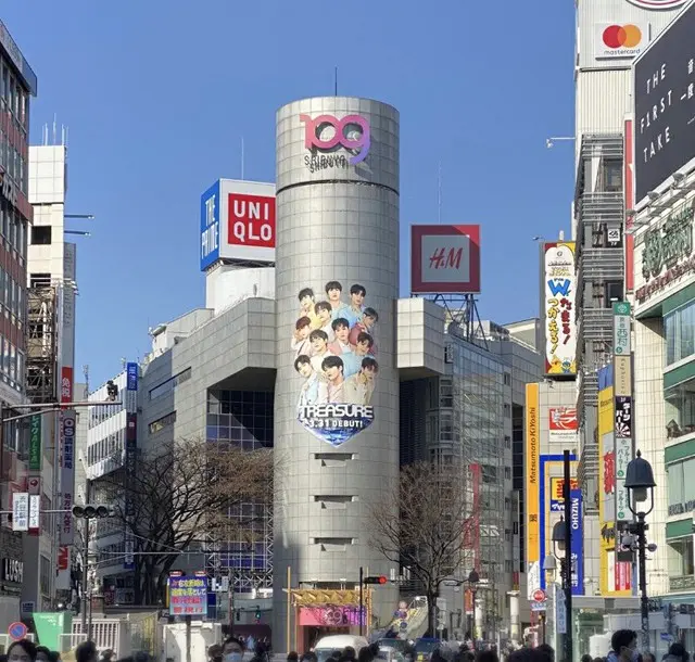 「TREASURE」、日本デビューアルバムを前に先行配信曲がLINE MUSIC1位獲得！東京SHIBUYA109に巨大TREASUREが登場（画像提供:wowkorea）