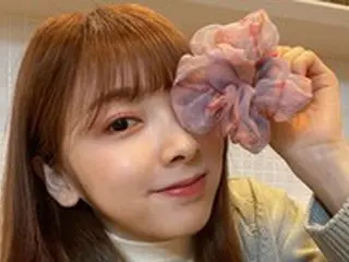 “デビュー101日目”「NiziU」のMIIHI、色感を生かしたセルフメイク姿を公開…キュートなウインクで魅了