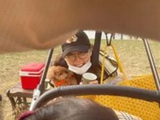 女優チェ・ジウ、10か月の娘＋愛犬と団らんとした日常‘幸せ‘
