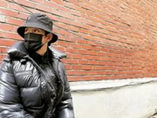 俳優キム・スヒョン、J.Y.Park（パク・チニョン）のビニールパンツを借りた？…目だけ出しても「イケメン」