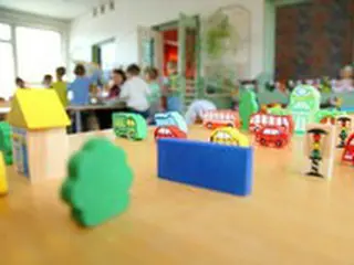 「保育園のカバンを見るだけで子どもが怖がる」…保育園で虐待被害を受けた子の親が国民請願＝韓国仁川市