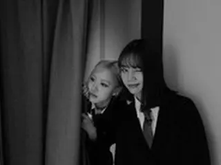 BLACKPINKのロゼとヘリ（Girl’s Day）2人とも綺麗、白黒写真でも隠せない美貌