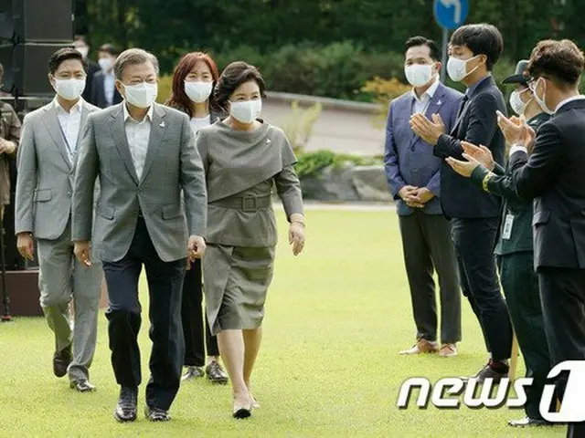 文大統領夫妻、ソウル市内の保健所でアストラゼネカ製ワクチン接種（画像提供:wowkorea）