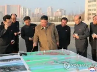 金正恩氏　ミサイル試射に立ち会わず住宅団地視察
