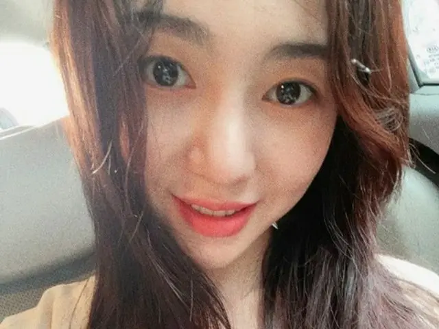 韓国ガールズグループ「AOA」出身の女優クォン・ミナがユン・ミヒャン（尹美香）共に民主党議員などを言及し、自分にも表現の自由が必要だと主張した。（画像提供:wowkorea）