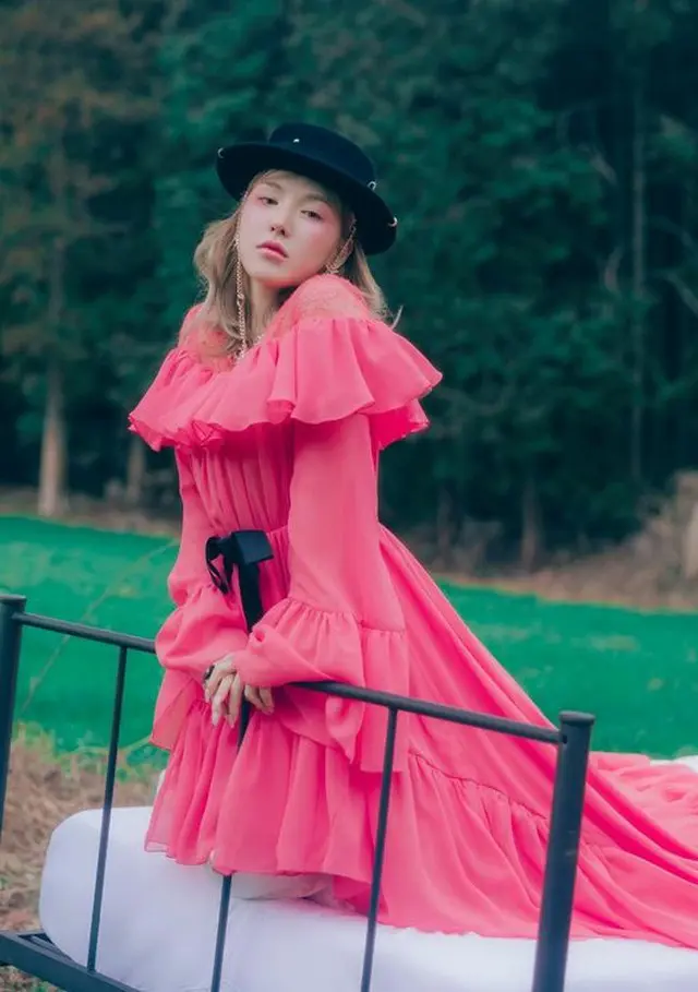 ガールズグループ「Red Velvet」メンバーウェンディが初のソロアルバム発売を記念して、特別なライブでファンと会う。（画像提供:OSEN）
