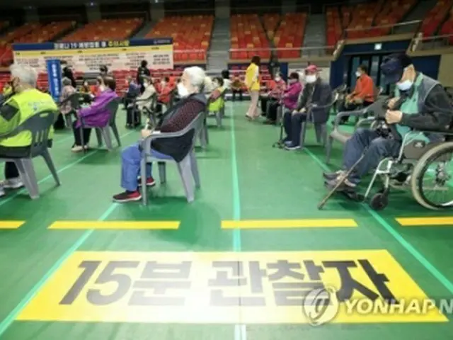 光州市の体育館に設置された新型コロナの予防接種センター（光州・全羅南道写真記者会）＝（聯合ニュース）