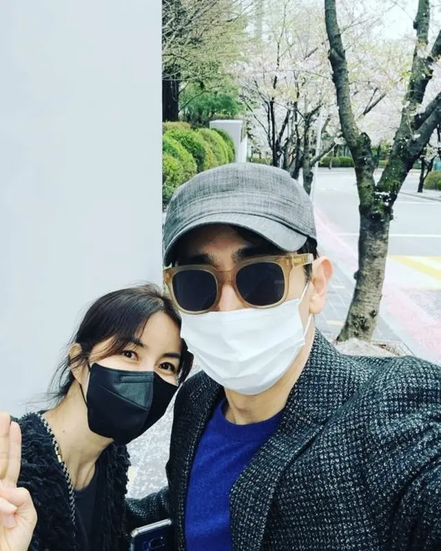 おしどり夫婦のシン・エラとチャ・インピョ夫妻、日曜の朝の光景…愛いっぱいのビジュアル夫婦（画像提供:wowkorea）
