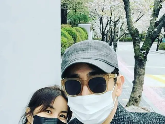 おしどり夫婦のシン・エラとチャ・インピョ夫妻、日曜の朝の光景…愛いっぱいのビジュアル夫婦（画像提供:wowkorea）