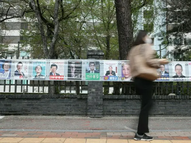 アイス棒で選挙ポスター掲示板を破った中学生が少年部に送致＝韓国（画像提供:wowkorea）