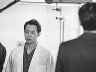 「引退宣言撤回」のユチョン（元JYJ）、映画撮影中の姿…演技の時は本気？