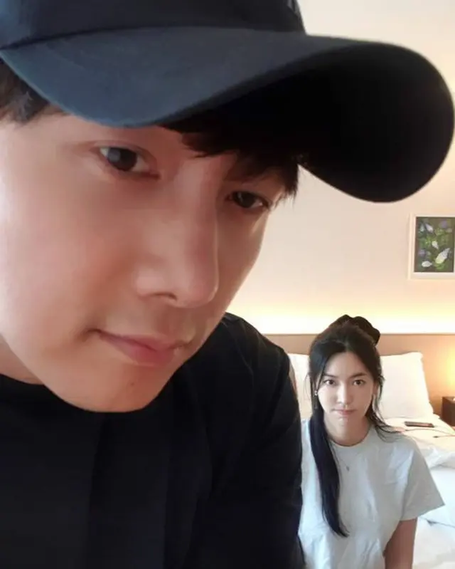 俳優イ・サンウ＆女優キム・ソヨン夫婦、2ショットにふくれっつら？…ビジュアル夫婦（画像提供:wowkorea）