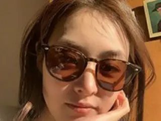 女優イ・ヨニ、自然光を浴びた女神級の美貌…結婚してさらに綺麗に