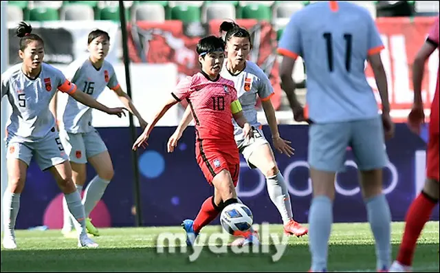 ＜女子サッカー＞中国に敗北し「東京五輪行き」が厳しくなった韓国代表チ・ソヨン「勝利できるよう頑張る」…中国で第2戦へ（画像提供:wowkorea）