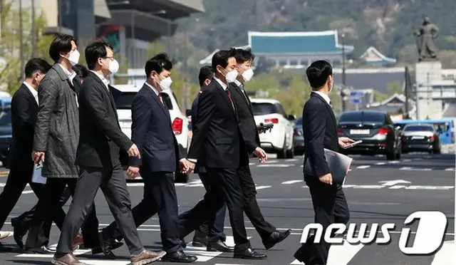 文大統領、呉世勲ソウル市長へ就任祝いの蘭を送る＝韓国（画像提供:wowkorea）