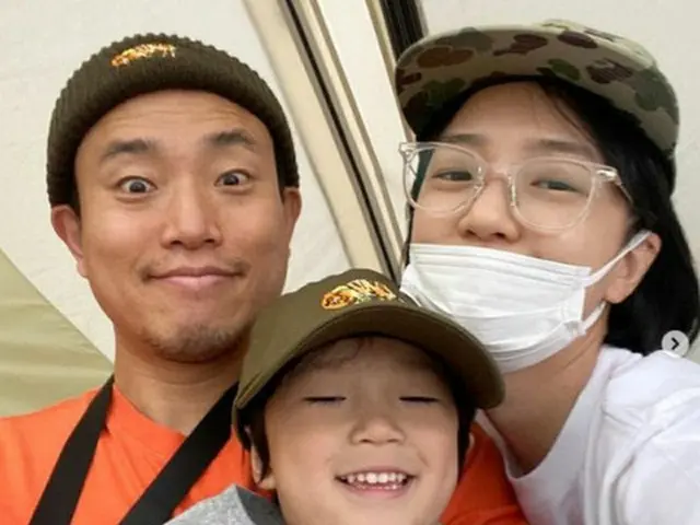 歌手ケリ（Leessang）、家族と行った幸せな春のキャンピング…笑顔いっぱい（画像提供:wowkorea）