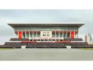 金正恩氏　党末端幹部大会出席者と記念撮影