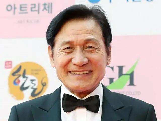 俳優アン・ソンギ、健康が回復し主演映画「息子の名前で」の広報活動に参加（画像提供:wowkorea）