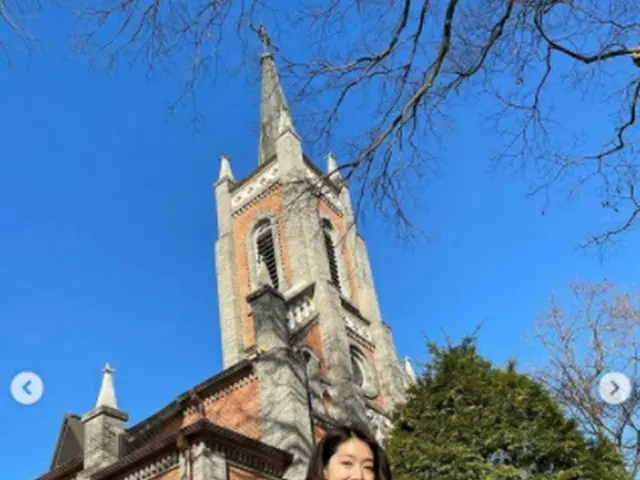女優パク・シネ、果敢にポーズ「あ～知らない！あなたに送ります～」茶目っ気たっぷりの姿（画像提供:wowkorea）