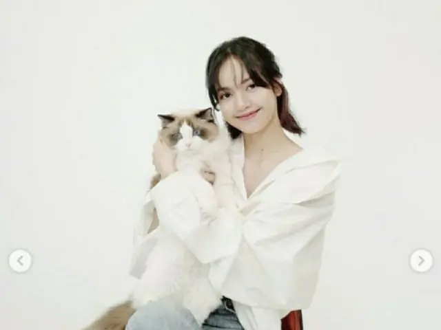 “かわいいが凝縮”「BLACKPINK」のLISA、愛猫2匹とグラビア挑戦「初めての公式撮影」（画像提供:wowkorea）
