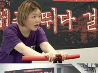 ｢AKMU｣イ・スヒョン、「1年前までは引退悩み…歌手IUの助言に希望を得た」