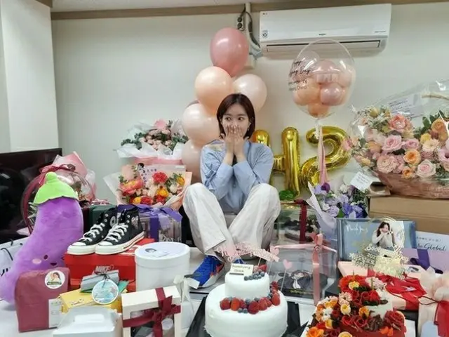 “春のような女優”イム・スヒャン、本日（4/19）誕生日を迎えてプレゼントの山から感激の投稿「身に余る愛」（画像提供:wowkorea）