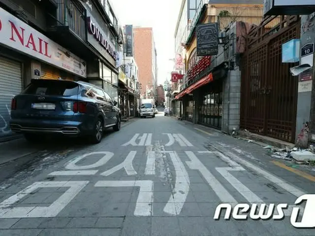 閑散とした、飲食店が集まるソウル市梨泰院の通り（画像提供:wowkorea）