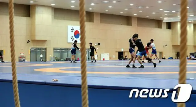 東京五輪出場権かけ出国のレスリング韓国代表、7人が新型コロナ感染（画像提供:wowkorea）