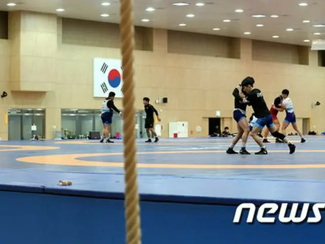 東京五輪出場権かけ出国のレスリング韓国代表、7人が新型コロナ感染（画像提供:wowkorea）
