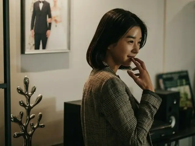「恋人マインドコントロール・パワハラ・嘘インタビュー」疑惑の女優ソ・イェジ主演「明日の記憶」、現場写真を公開…「現場は和気あいあい、情熱にあふれていた」（画像提供:wowkorea）