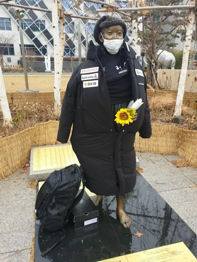 「少女像」に日本製ダウンコード着せた男性、「精神疾患患者」と判明し告訴取り下げへ＝韓国（画像提供:wowkorea）