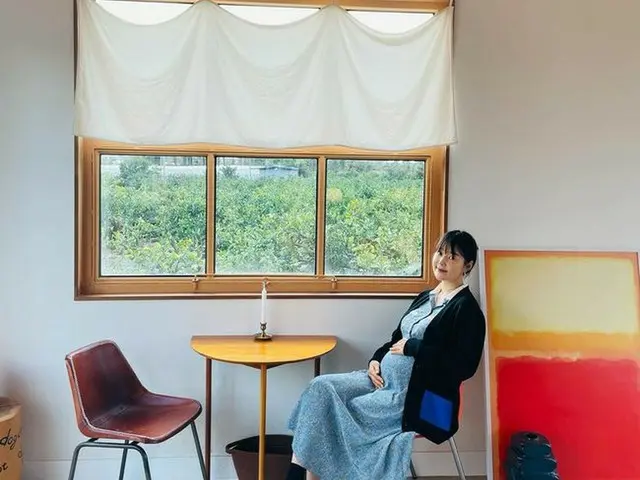 女優ハン・ジヘ、Dラインがふっくら！検事の夫とカフェデート（画像提供:wowkorea）